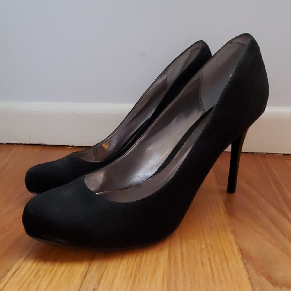 Carlos Santana black suede heels